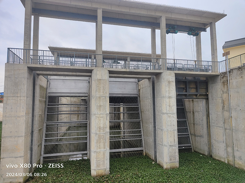 HQN型回轉(zhuǎn)式清污機 HQN型回轉(zhuǎn)式清污機